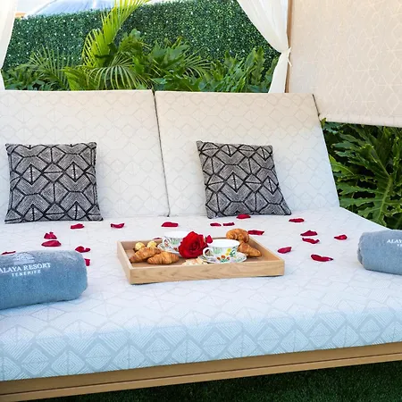 Luxusní stan Experiencia Burbuja Con Jacuzzi Privado, Piscina Y Vistas Al Mar