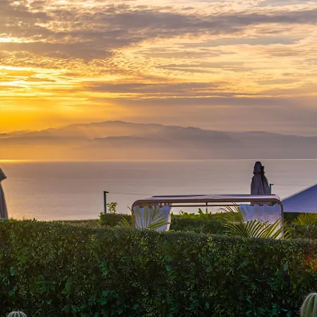 Experiencia Burbuja Con Jacuzzi Privado, Piscina Y Vistas Al Mar