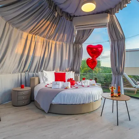 Experiencia Burbuja Con Jacuzzi Privado, Piscina Y Vistas Al Mar