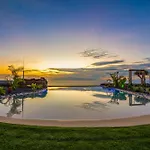 Experiencia Burbuja Con Jacuzzi Privado, Piscina Y Vistas Al Mar ラグジュアリーテント ギア・デ・イソラ