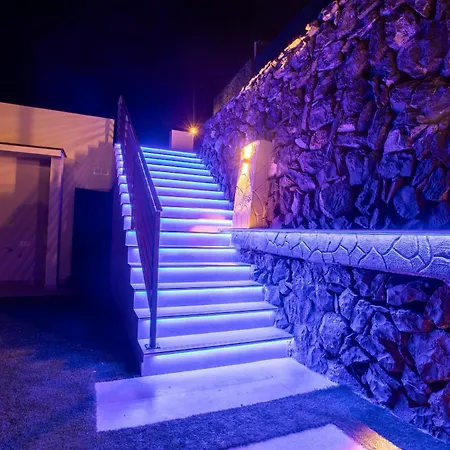 Experiencia Burbuja Con Jacuzzi Privado, Piscina Y Vistas Al Mar