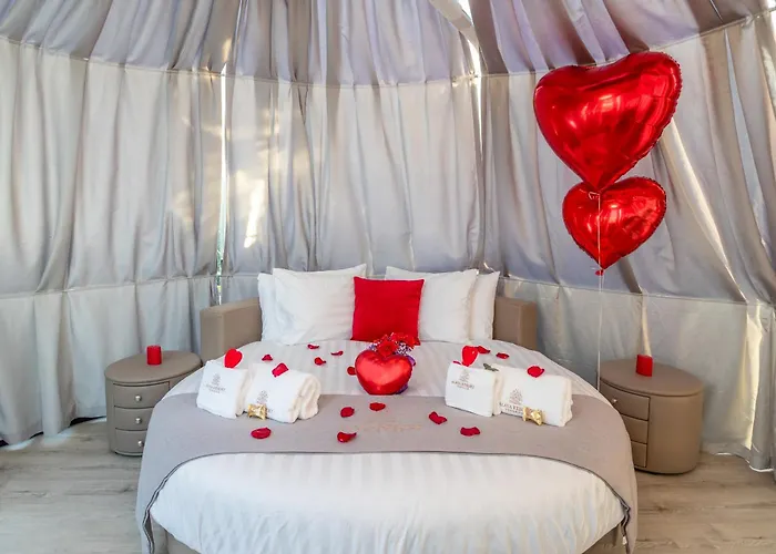 Experiencia Burbuja Con Jacuzzi Privado, Piscina Y Vistas Al Mar