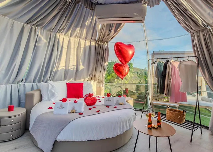 Experiencia Burbuja Con Jacuzzi Privado, Piscina Y Vistas Al Mar 吉亚德索拉