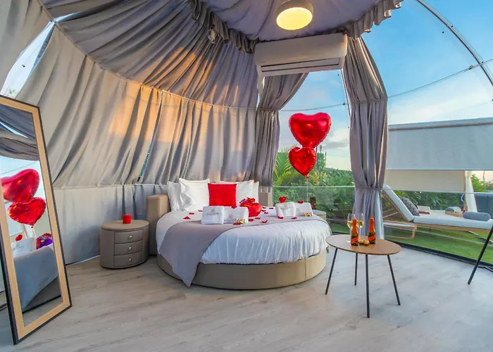 Experiencia Burbuja Con Jacuzzi Privado, Piscina Y Vistas Al Mar