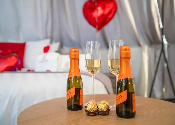 Experiencia Burbuja Con Jacuzzi Privado, Piscina Y Vistas Al Mar 豪华帐篷 吉亚德索拉