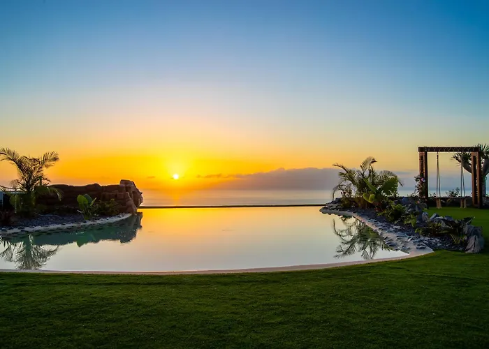 Experiencia Burbuja Con Jacuzzi Privado, Piscina Y Vistas Al Mar