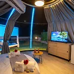 Experiencia Burbuja Con Jacuzzi Privado, Piscina Y Vistas Al Mar